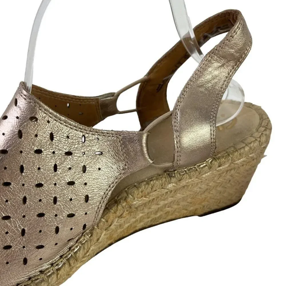 Clarks Artisan Espadrille Wedge Slingback Sandals Gold Perforated Shoes sz 9.5 W